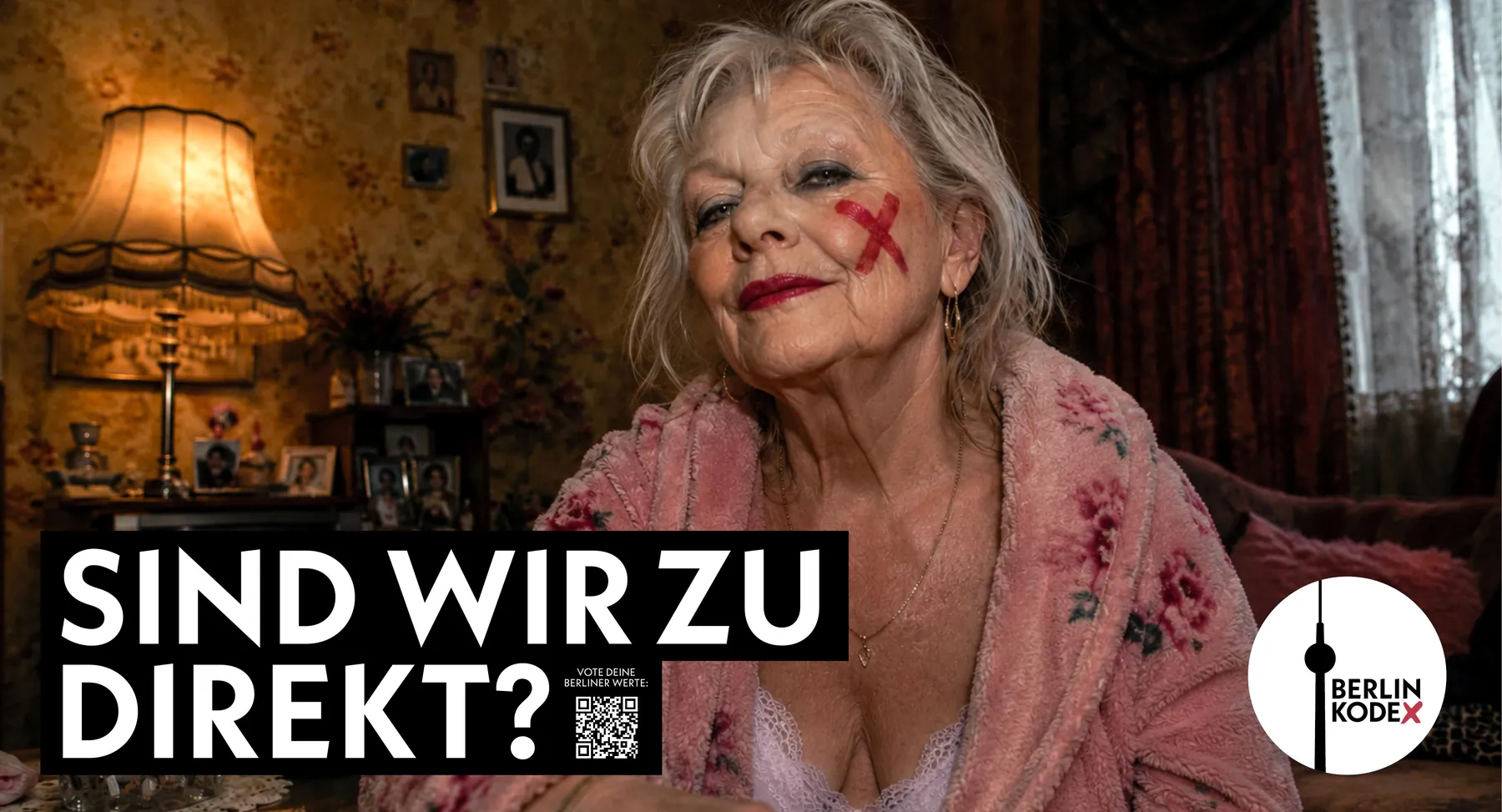 Kampagnenmotiv: ältere Frau im Morgenmantel in ihrer Wohnung, Frage Sind wir zu direkt?